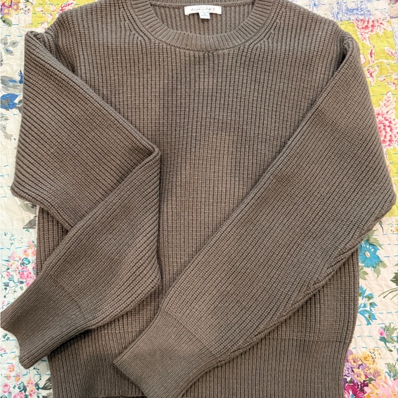 Line & Dot Sweaters - Line & Dot Women's Taupe Crewneck Ribbed Sweater
